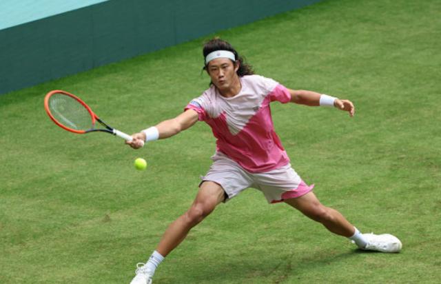 新球体育app-张奔斗：张之臻挑战世界第一 查出二发是巨大差距