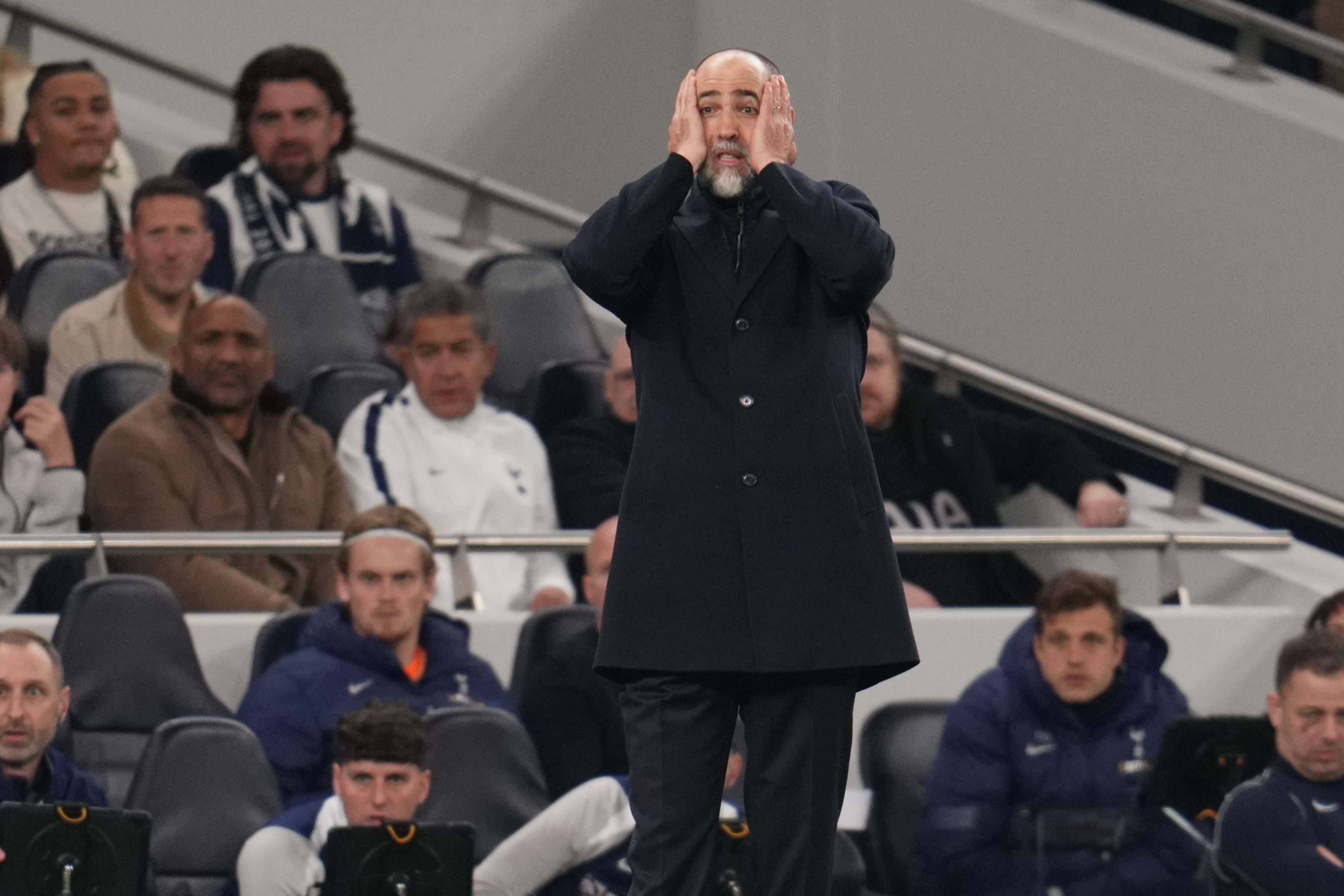 新球体育比分网-邮报谈热刺困境：转会决策失误致阵容有大缺陷、培养年轻球员不足