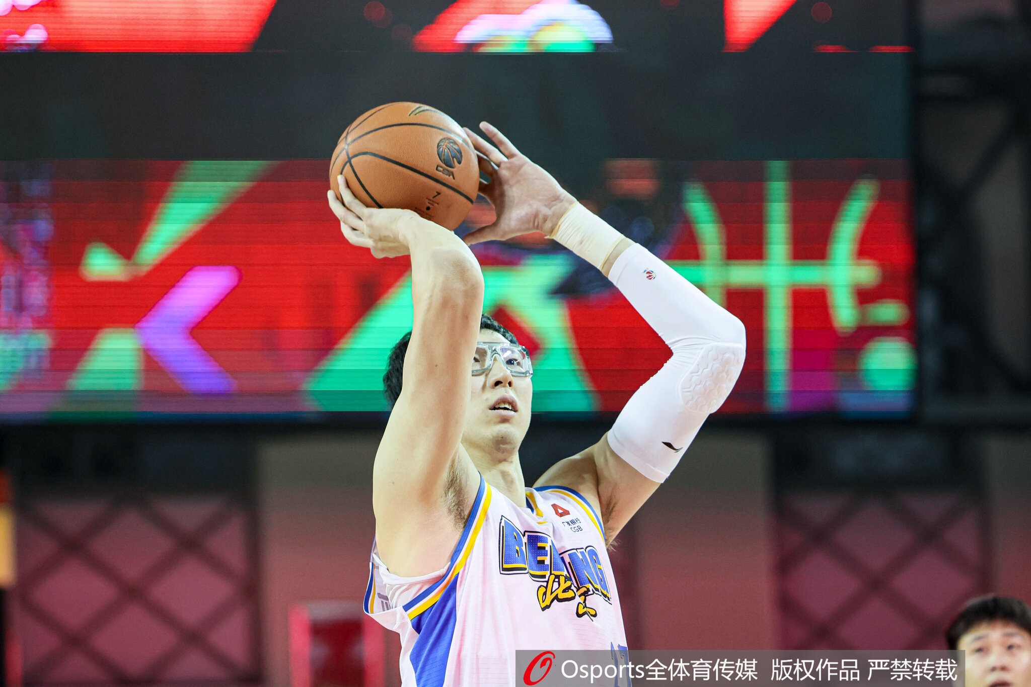 新球体育app-今天陈盈骏&amp;方硕&amp;周琦全被罚下 张鹏珲有高度能持球有三分真能用